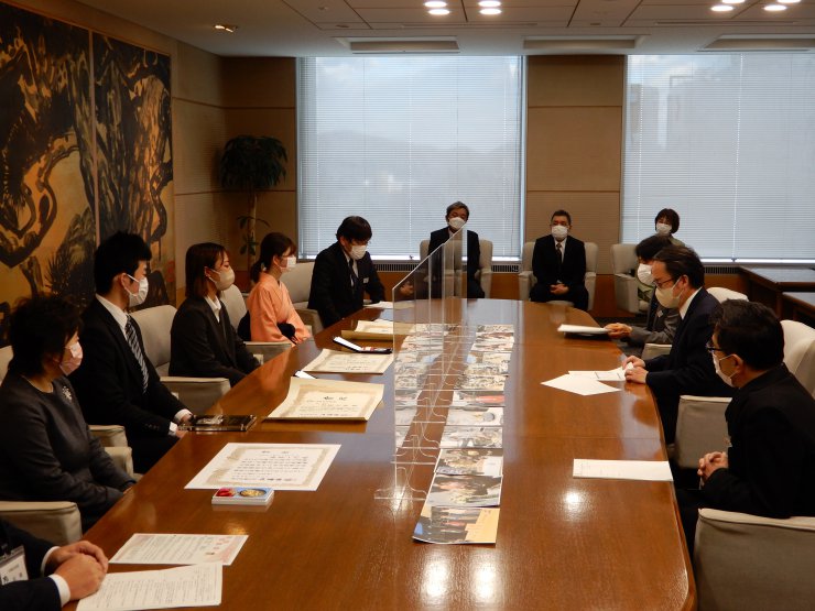 第60回技能五輪全国大会入賞報告会が香川県庁で行われました。の画像